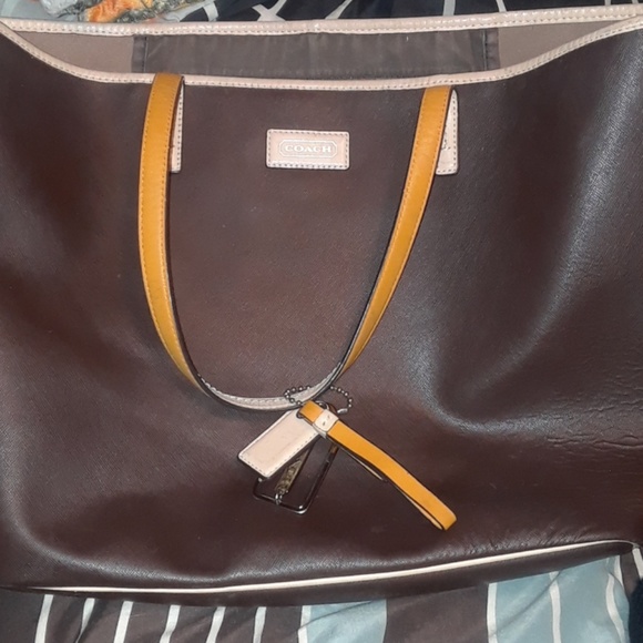 Coach Handbags - Coach tote
